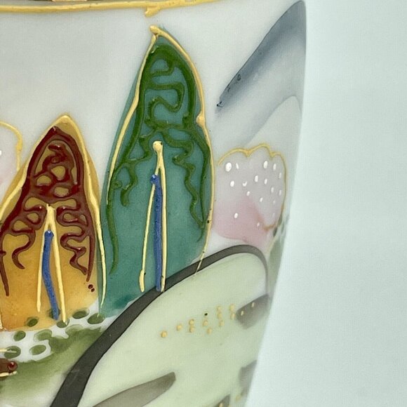 Vintage Fine Porcelain Moriage Vase Hand Painted Layered Enamel Gold Trim Japan - Picture 4 of 16
